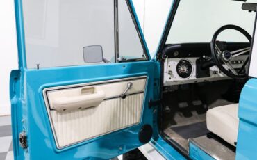 Ford-Bronco-1971-BLUE-White-10