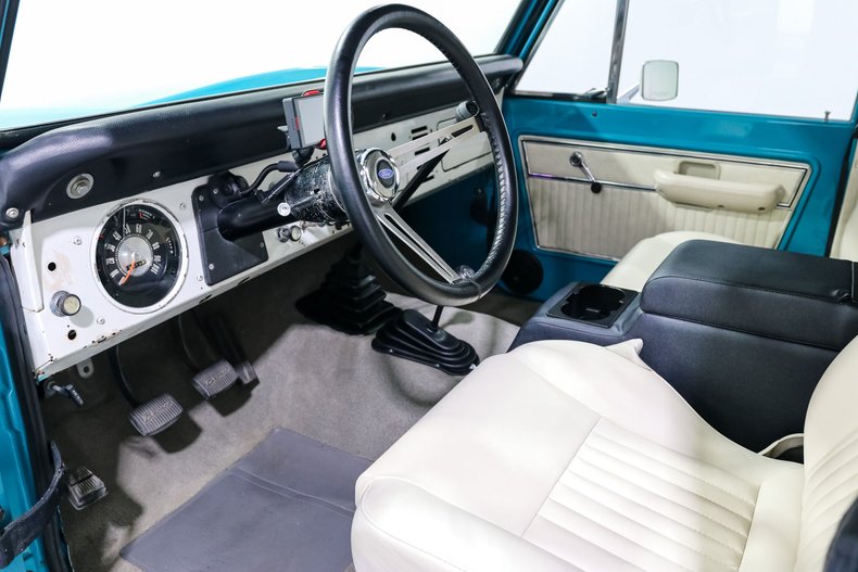 Ford-Bronco-1971-BLUE-White-12