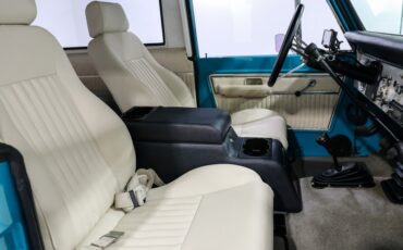 Ford-Bronco-1971-BLUE-White-17