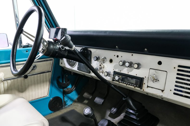 Ford-Bronco-1971-BLUE-White-18