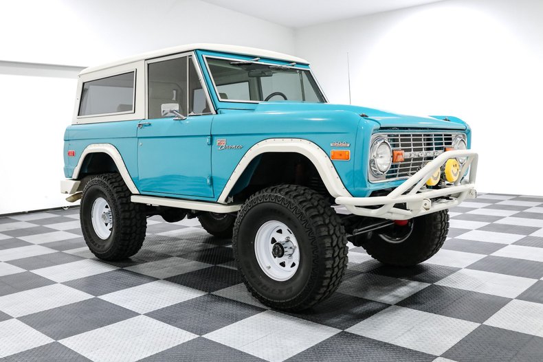 Ford-Bronco-1971-BLUE-White-19