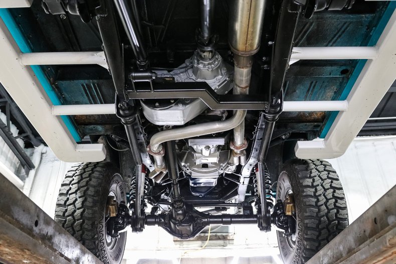 Ford-Bronco-1971-BLUE-White-27