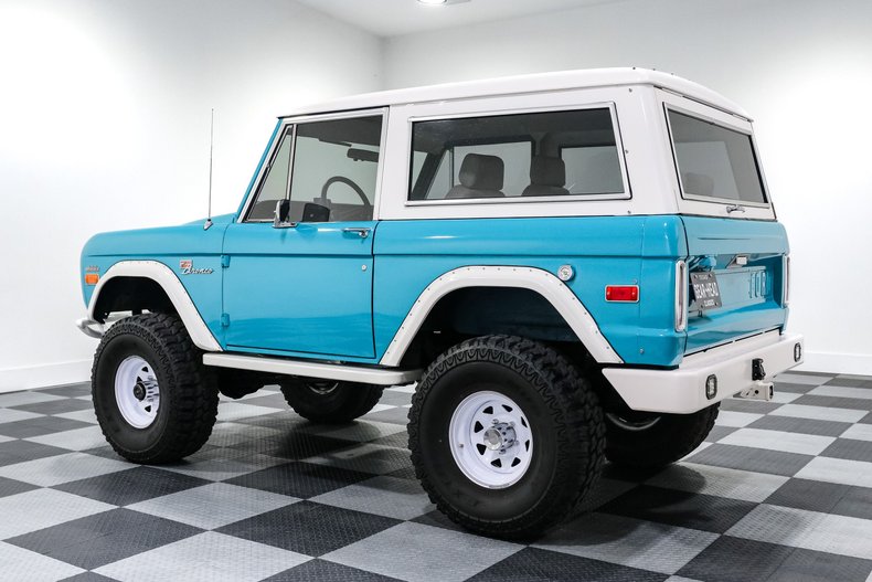 Ford-Bronco-1971-BLUE-White-3