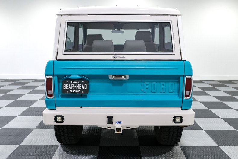 Ford-Bronco-1971-BLUE-White-4