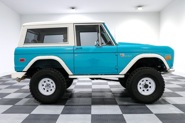 Ford-Bronco-1971-BLUE-White-6