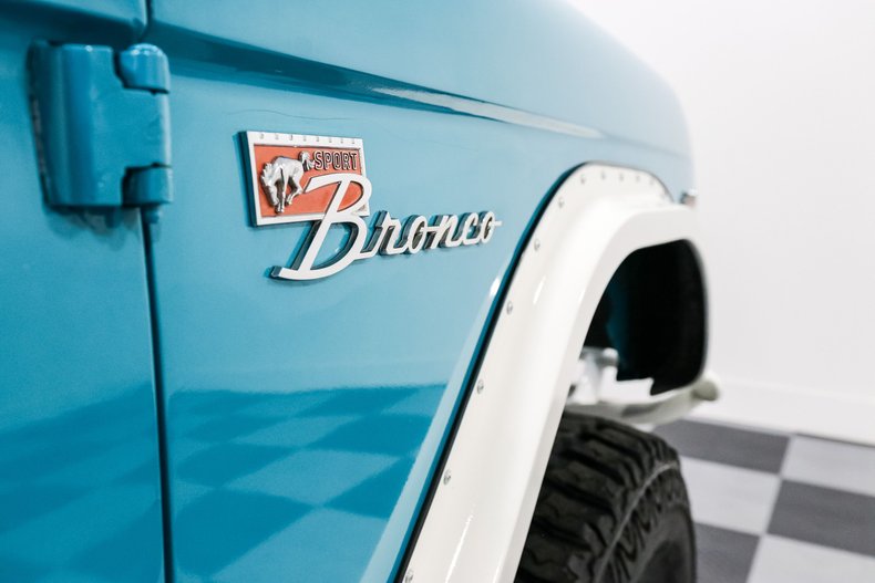 Ford-Bronco-1971-BLUE-White-7