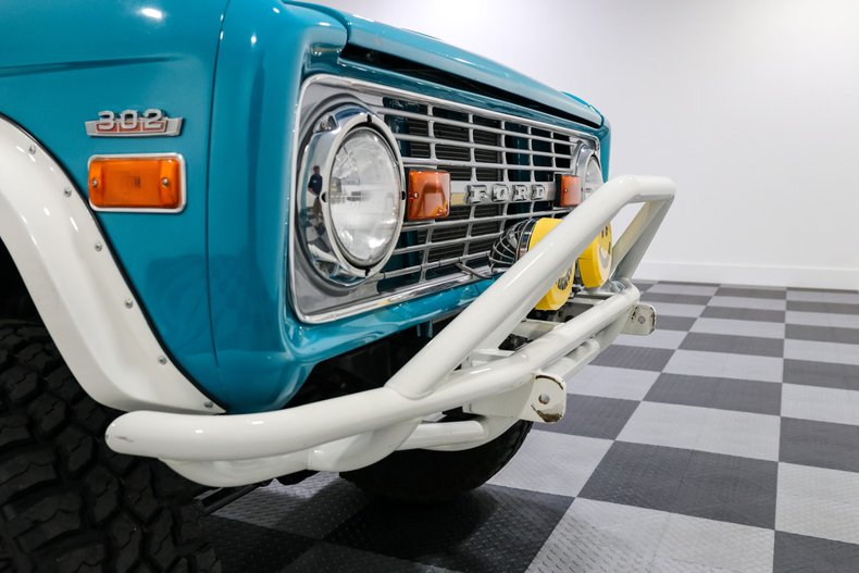Ford-Bronco-1971-BLUE-White-8