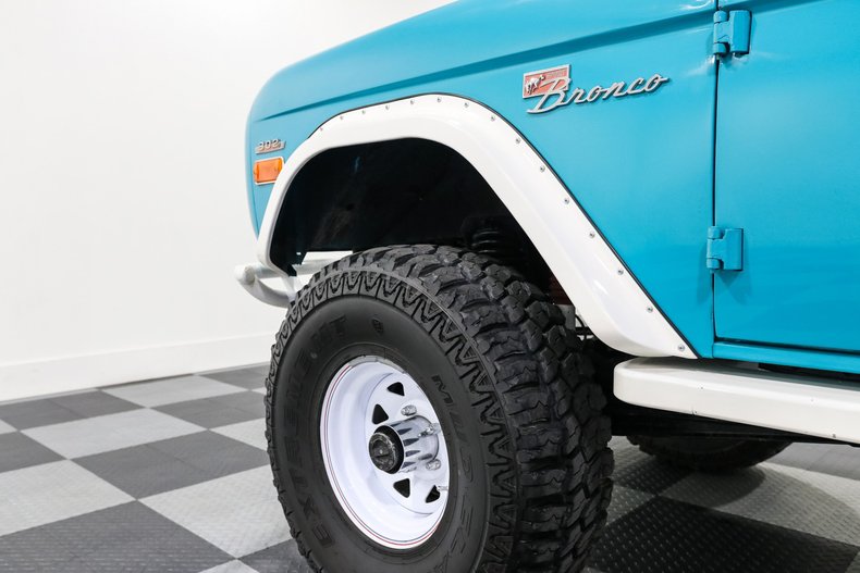 Ford-Bronco-1971-BLUE-White-9