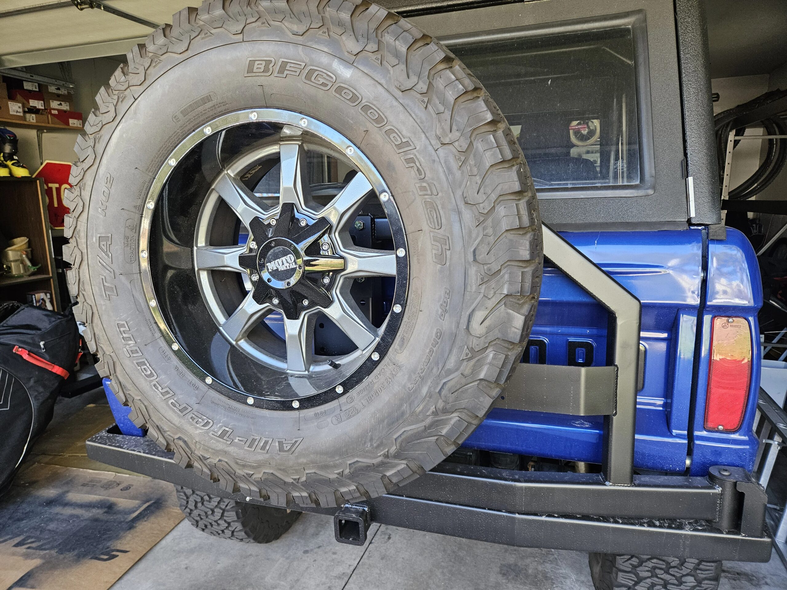 Ford-Bronco-1971-Blue-Black-11