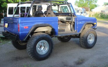 Ford-Bronco-1971-Blue-Black-13