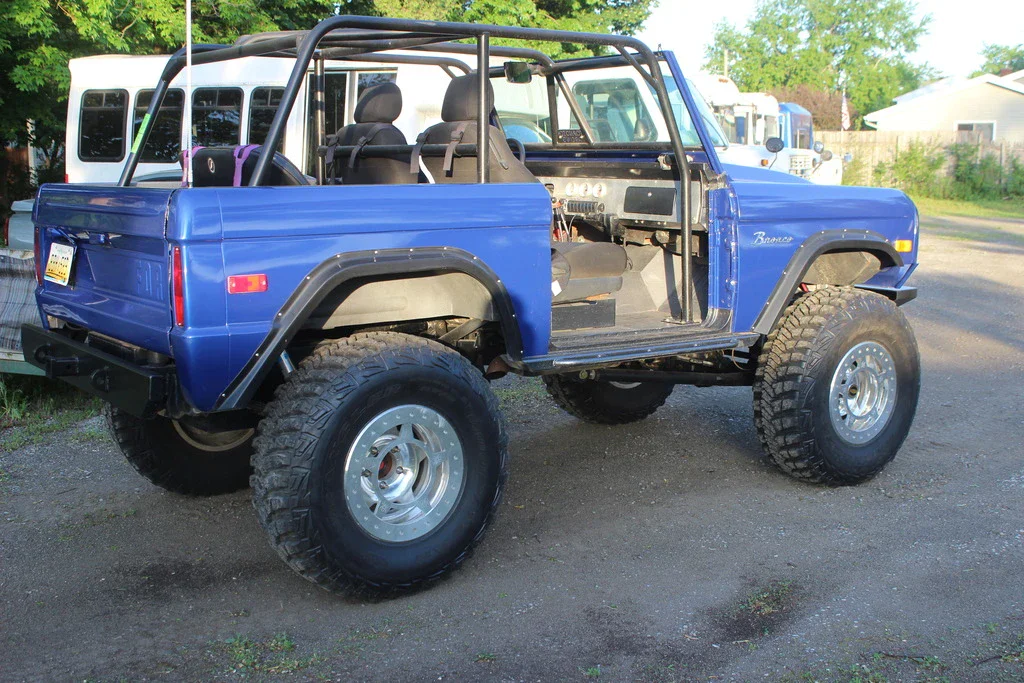 Ford-Bronco-1971-Blue-Black-13