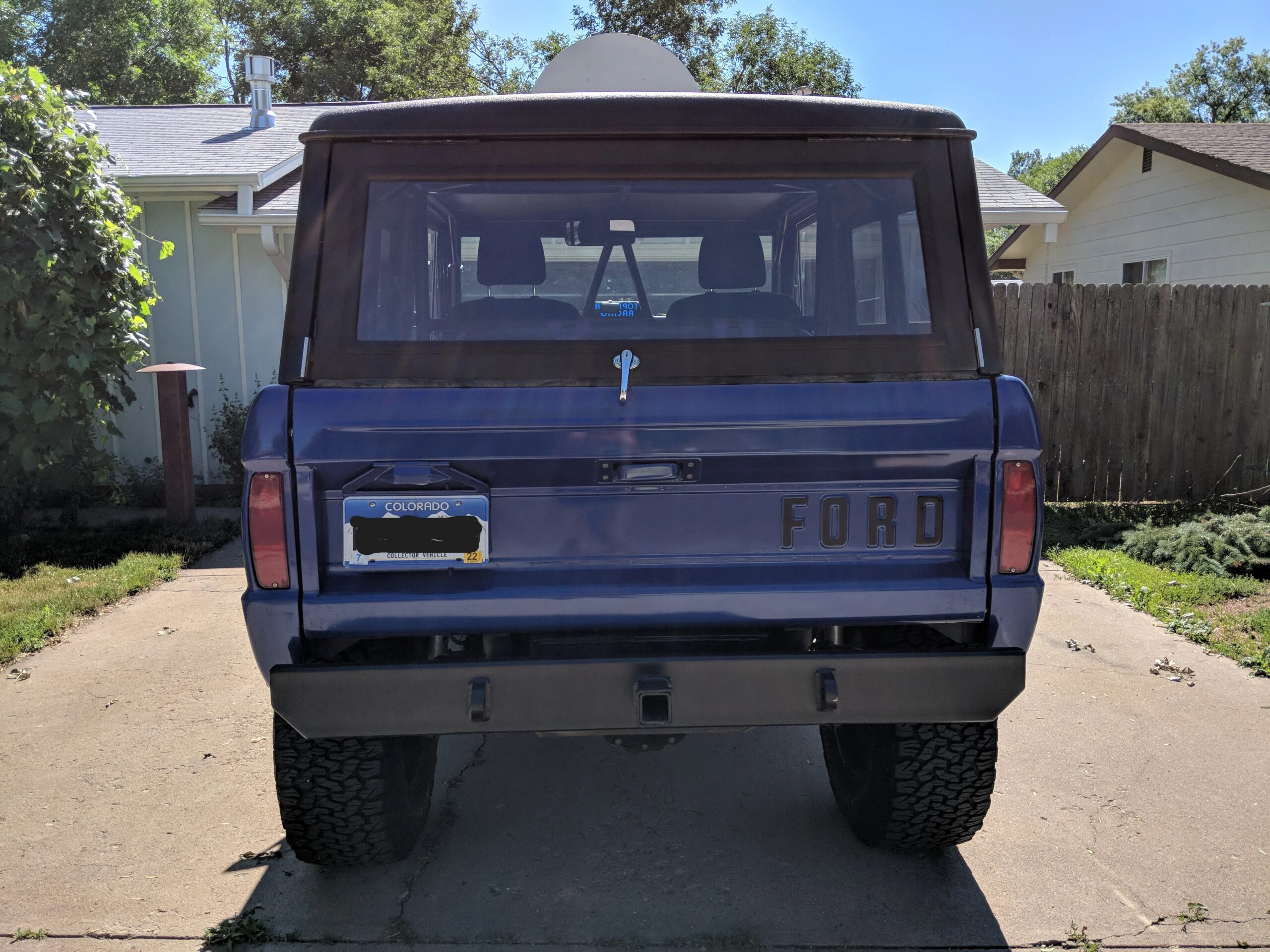 Ford-Bronco-1971-Blue-Black-2