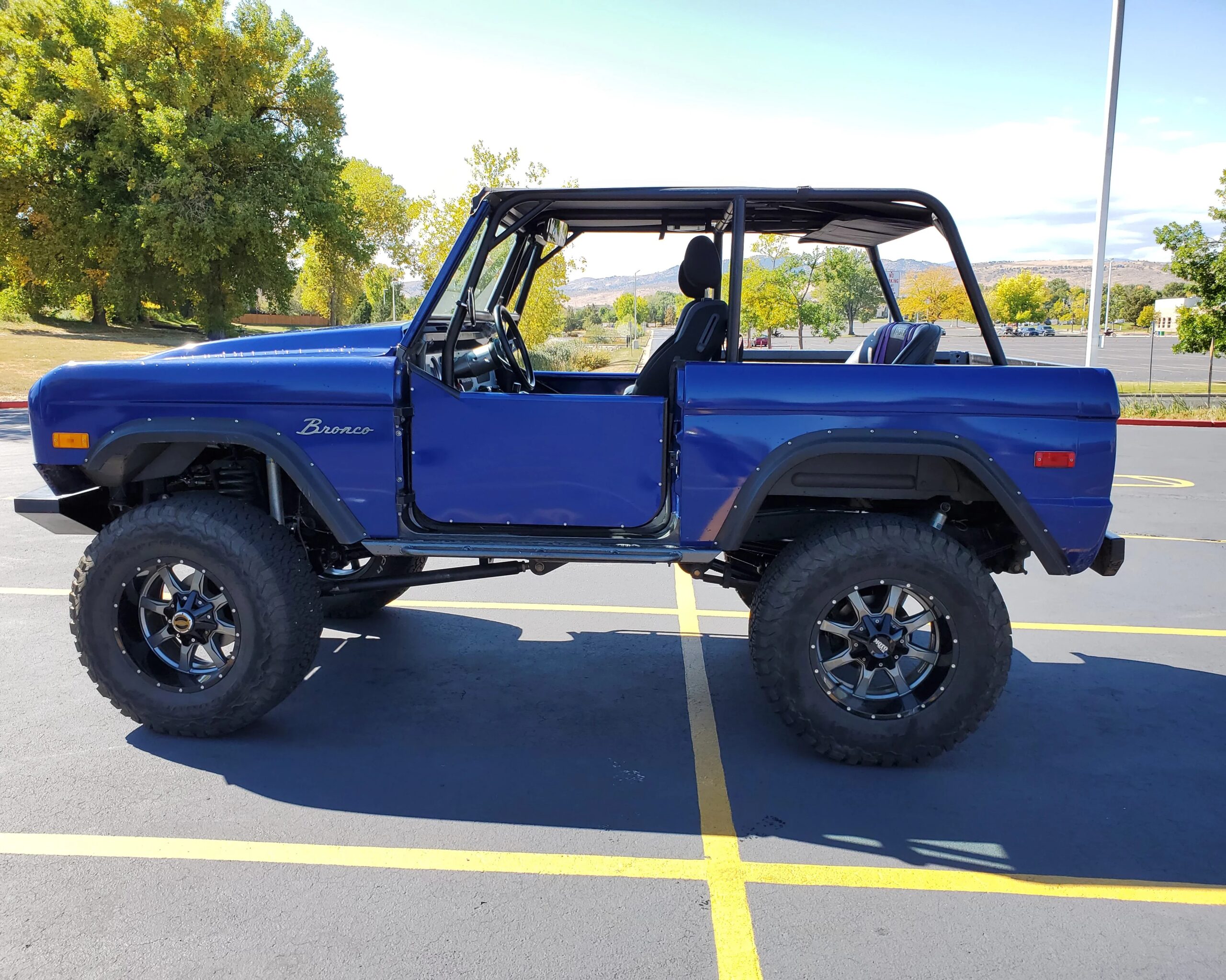 Ford-Bronco-1971-Blue-Black-22