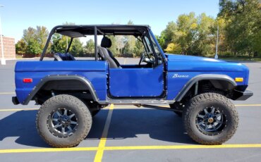 Ford-Bronco-1971-Blue-Black-3
