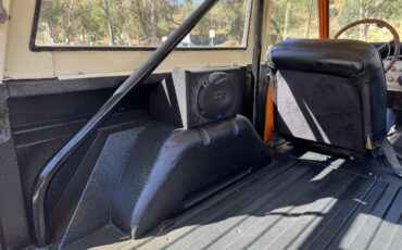 Ford-Bronco-1971-Orange-Black-10