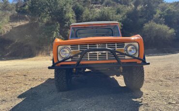 Ford-Bronco-1971-Orange-Black-3