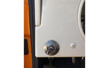Ford-Bronco-1971-Orange-Black-8