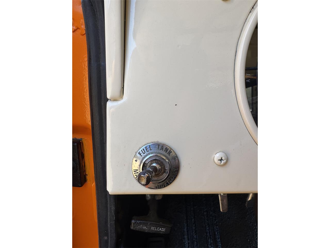 Ford-Bronco-1971-Orange-Black-8