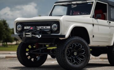 Ford-Bronco-1971-SUV-12