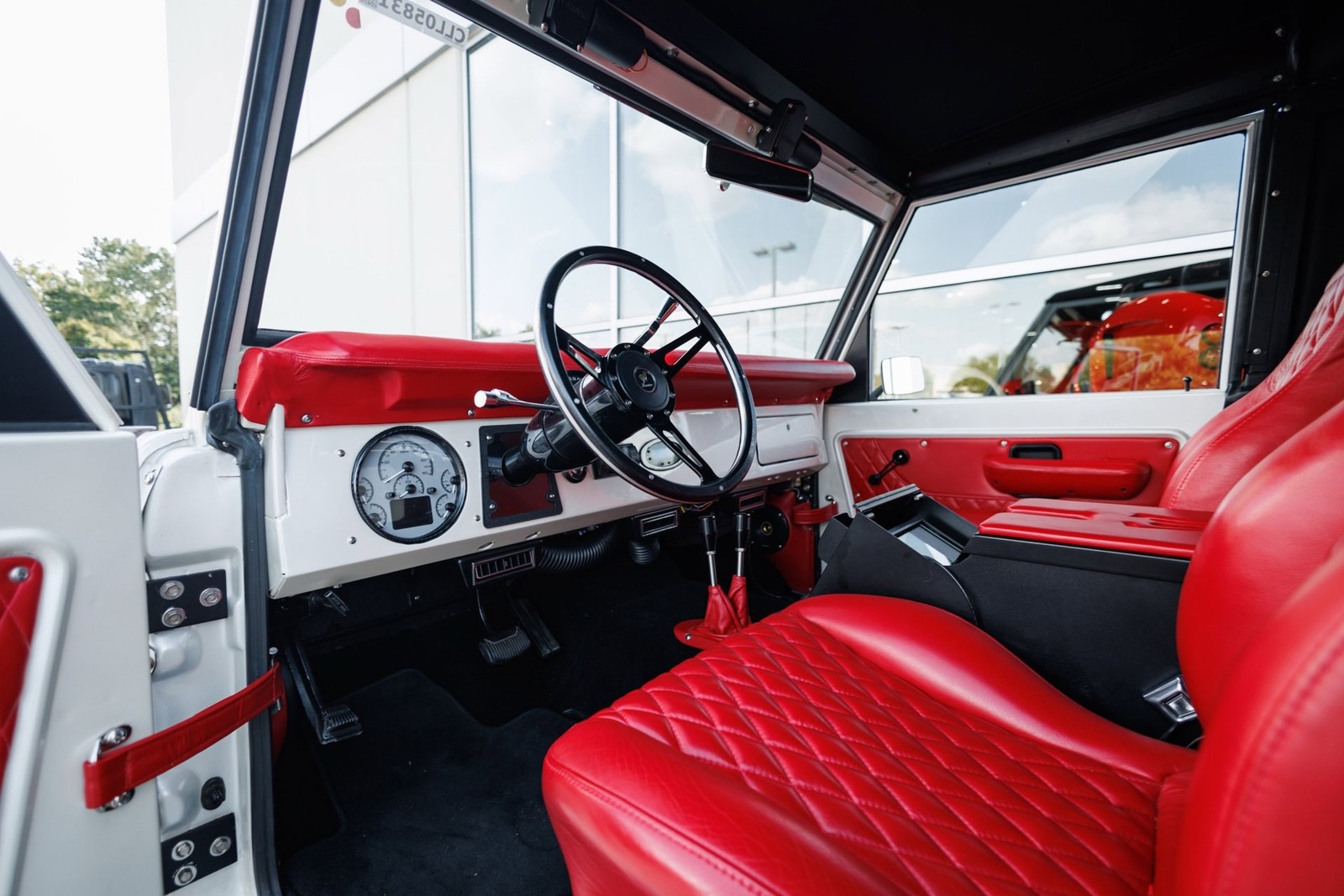 Ford-Bronco-1971-SUV-33