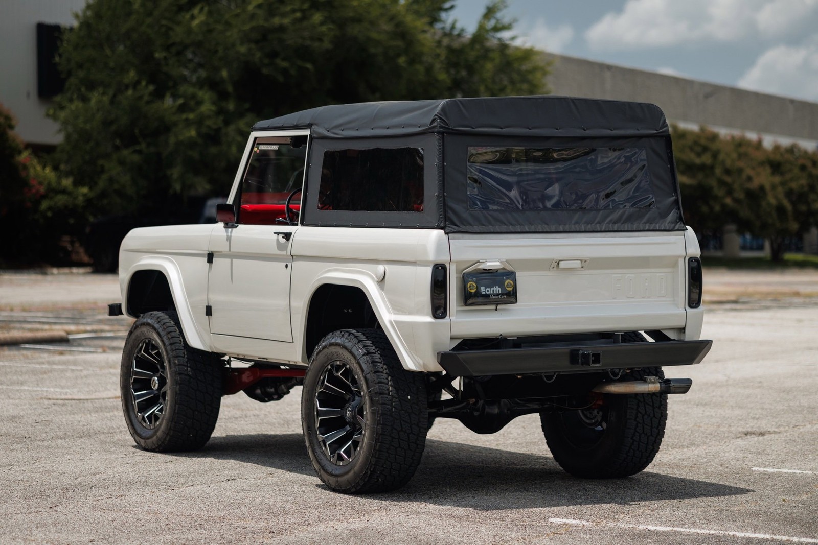 Ford-Bronco-1971-SUV-8