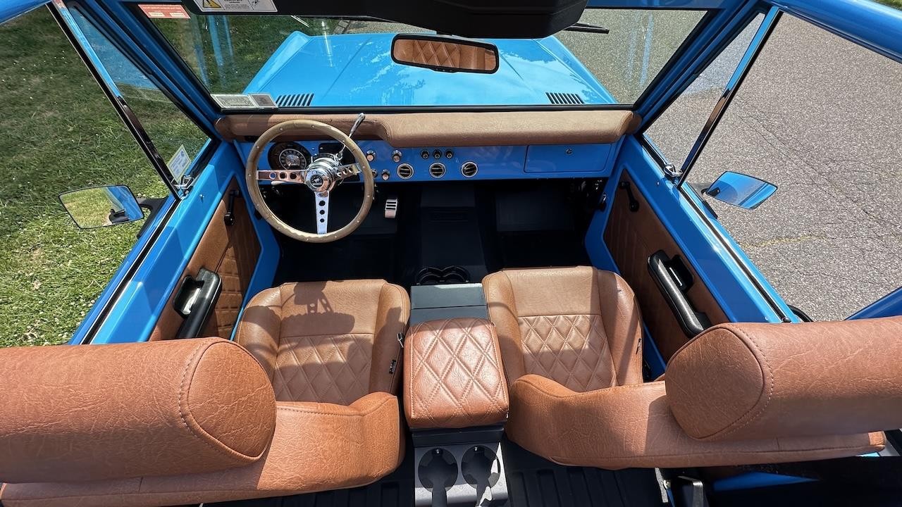Ford-Bronco-1972-23