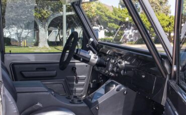 Ford-Bronco-1972-Magnetic-Metallic-Black-1