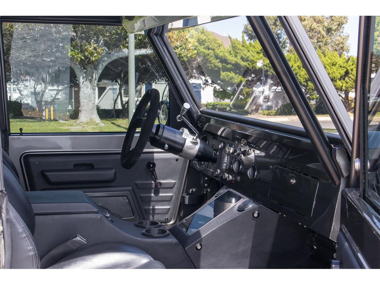 Ford-Bronco-1972-Magnetic-Metallic-Black-1