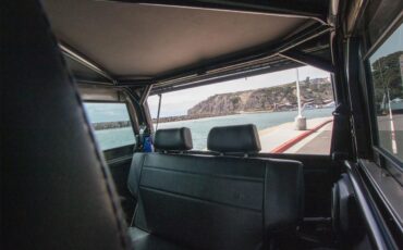 Ford-Bronco-1972-Magnetic-Metallic-Black-13