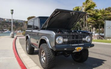 Ford-Bronco-1972-Magnetic-Metallic-Black-17