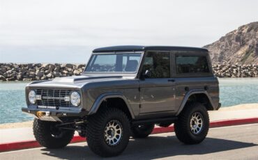 Ford-Bronco-1972-Magnetic-Metallic-Black-28