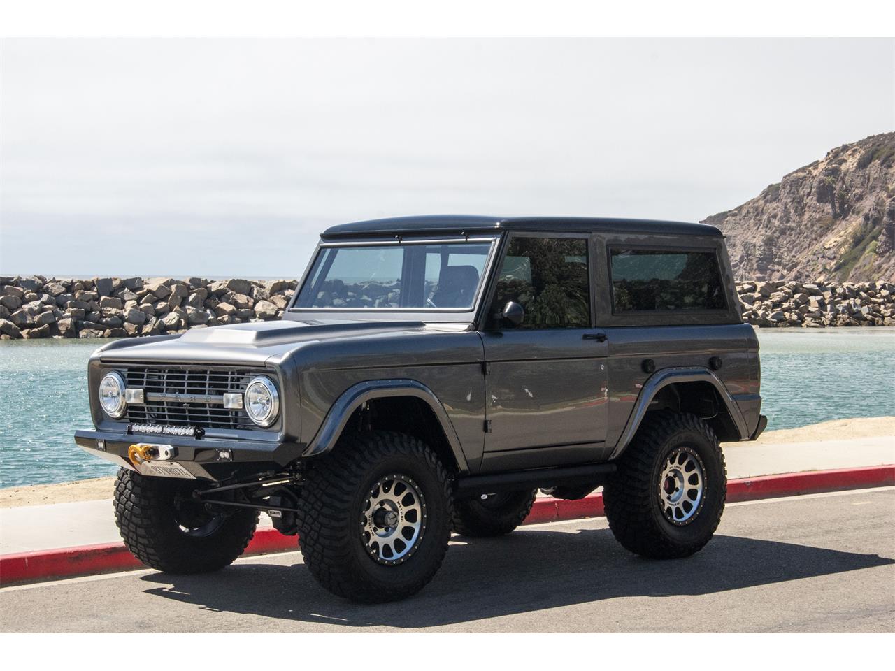 Ford-Bronco-1972-Magnetic-Metallic-Black-28