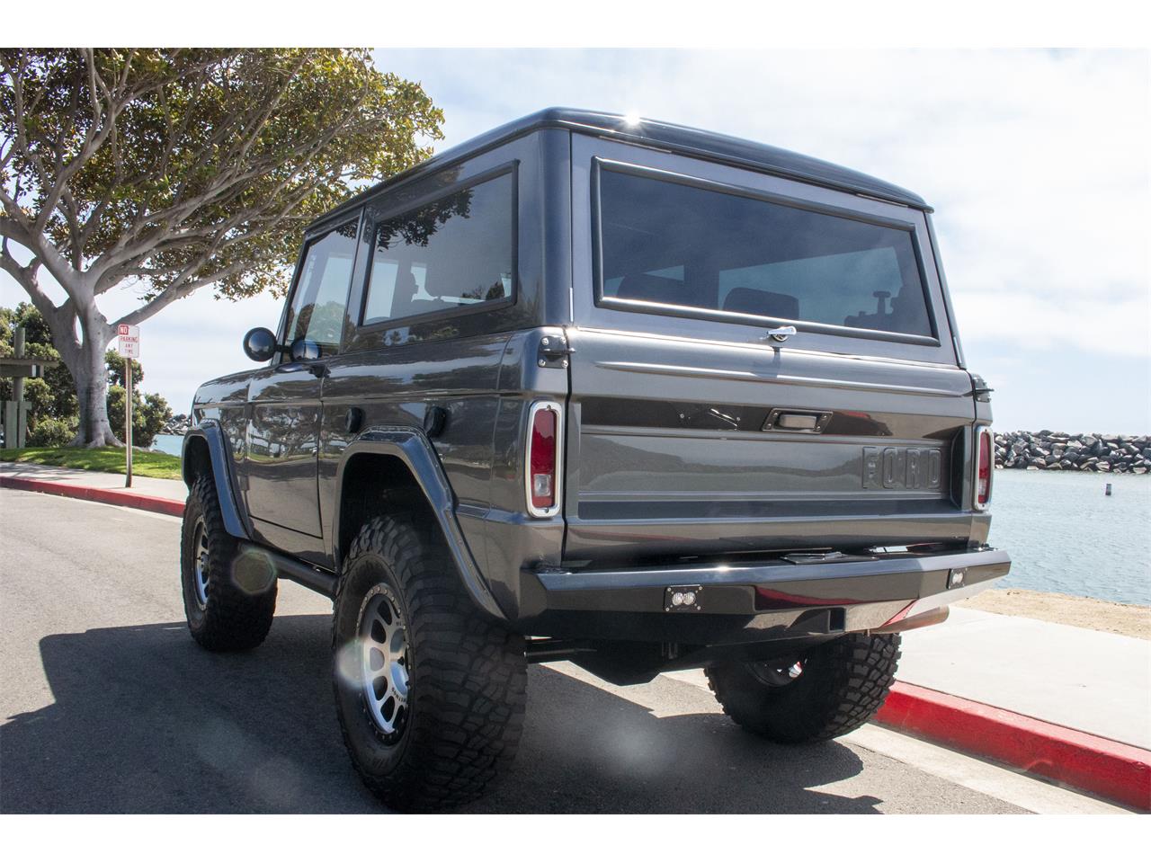 Ford-Bronco-1972-Magnetic-Metallic-Black-31