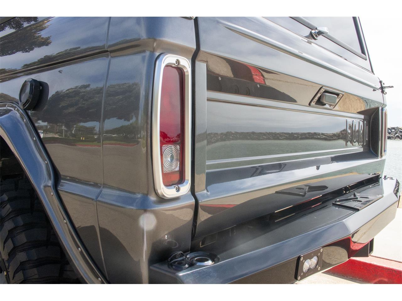 Ford-Bronco-1972-Magnetic-Metallic-Black-32