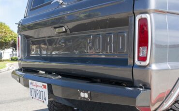 Ford-Bronco-1972-Magnetic-Metallic-Black-34