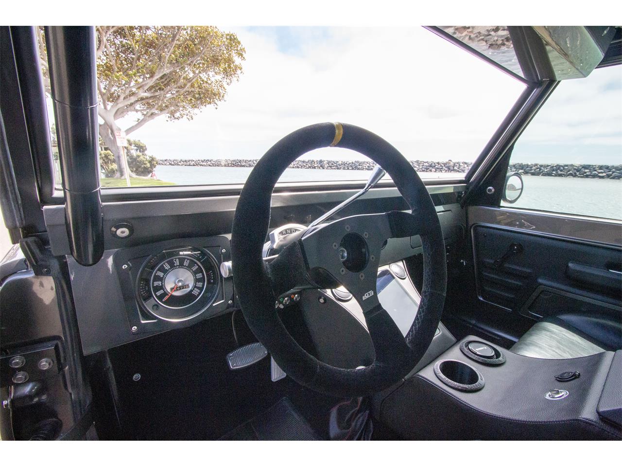 Ford-Bronco-1972-Magnetic-Metallic-Black-4