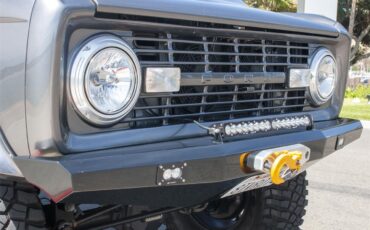 Ford-Bronco-1972-Magnetic-Metallic-Black-40