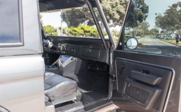 Ford-Bronco-1972-Magnetic-Metallic-Black-8