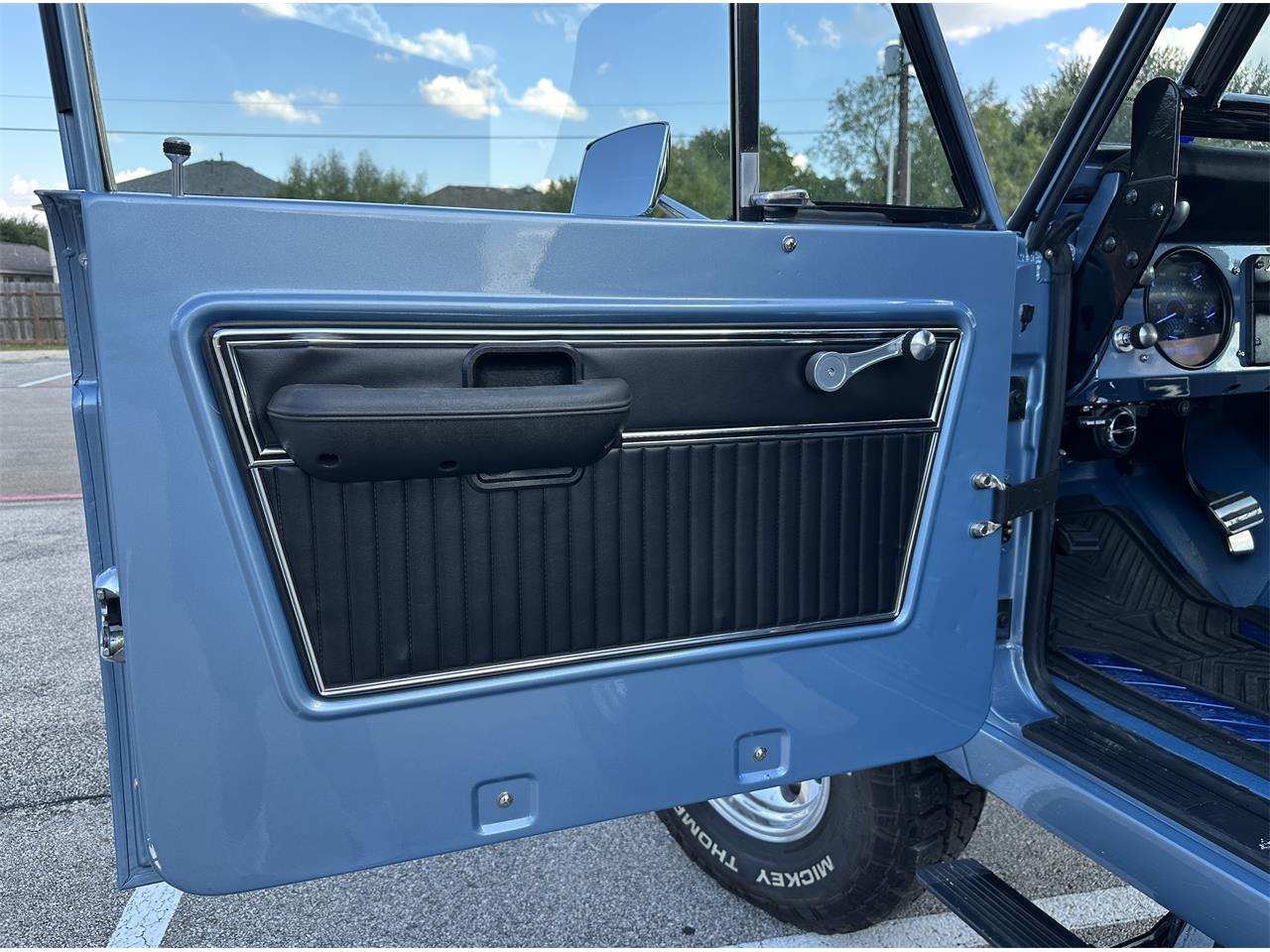 Ford-Bronco-1973-Brittany-Blue-Brown-10