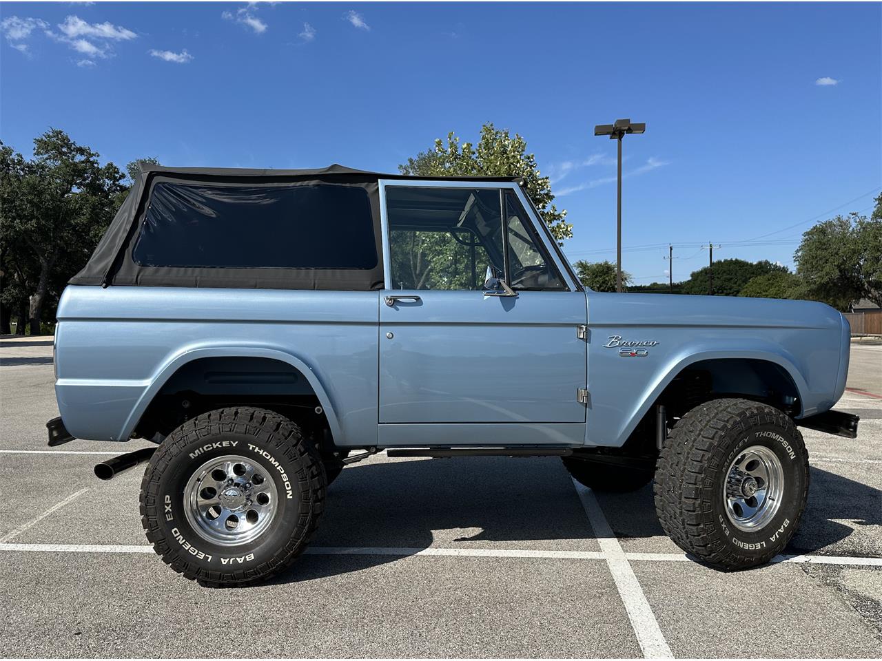 Ford-Bronco-1973-Brittany-Blue-Brown-25