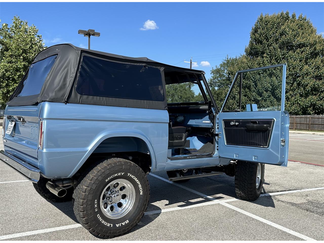 Ford-Bronco-1973-Brittany-Blue-Brown-26