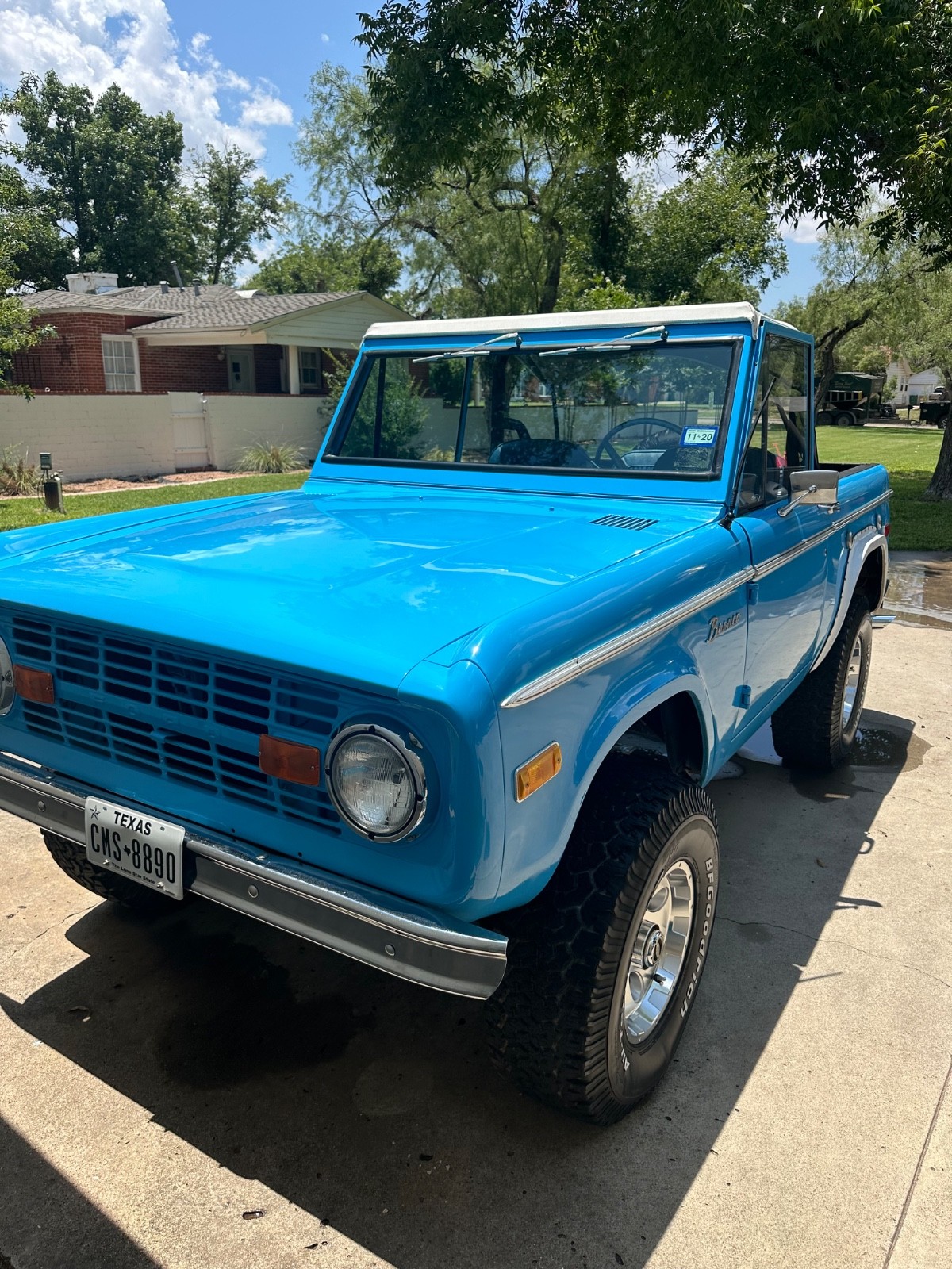 Ford-Bronco-1973-SUV-2