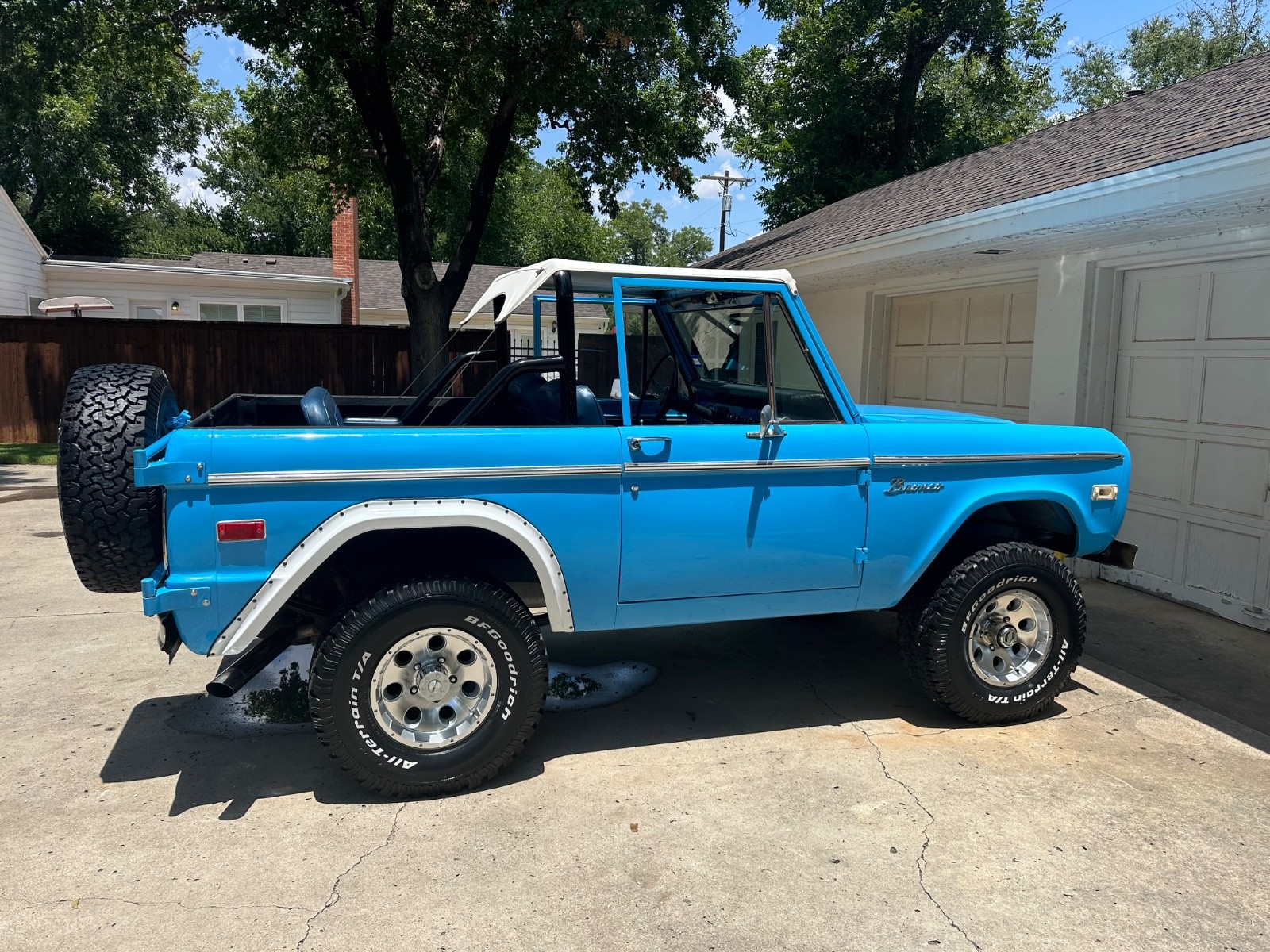 Ford-Bronco-1973-SUV-4