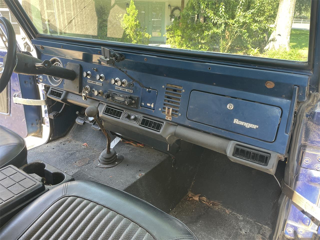 Ford-Bronco-1974-Blue-Black-26