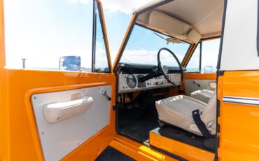 Ford-Bronco-1974-Bold-orange-White-1