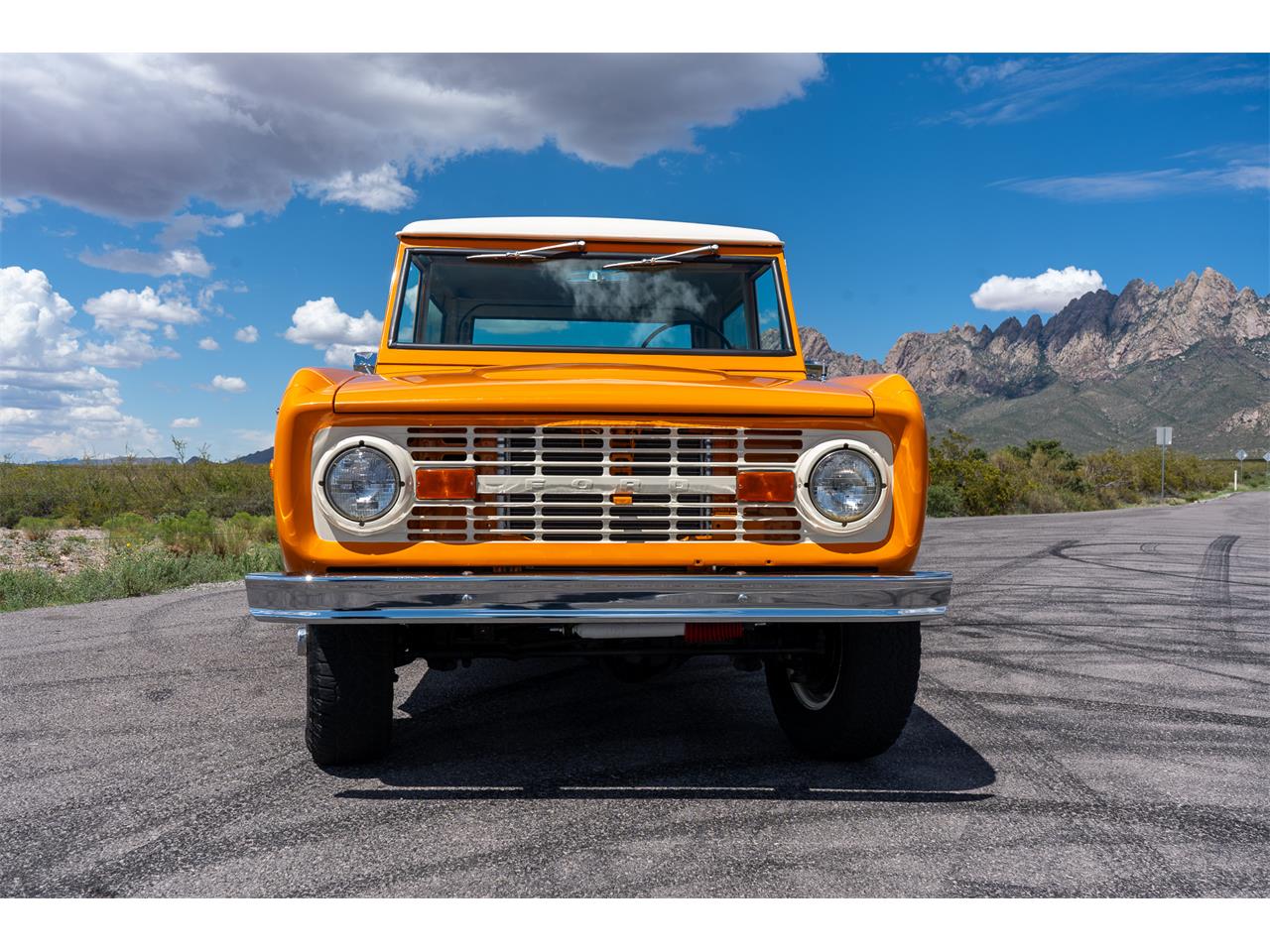 Ford-Bronco-1974-Bold-orange-White-16
