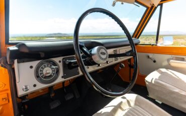 Ford-Bronco-1974-Bold-orange-White-2