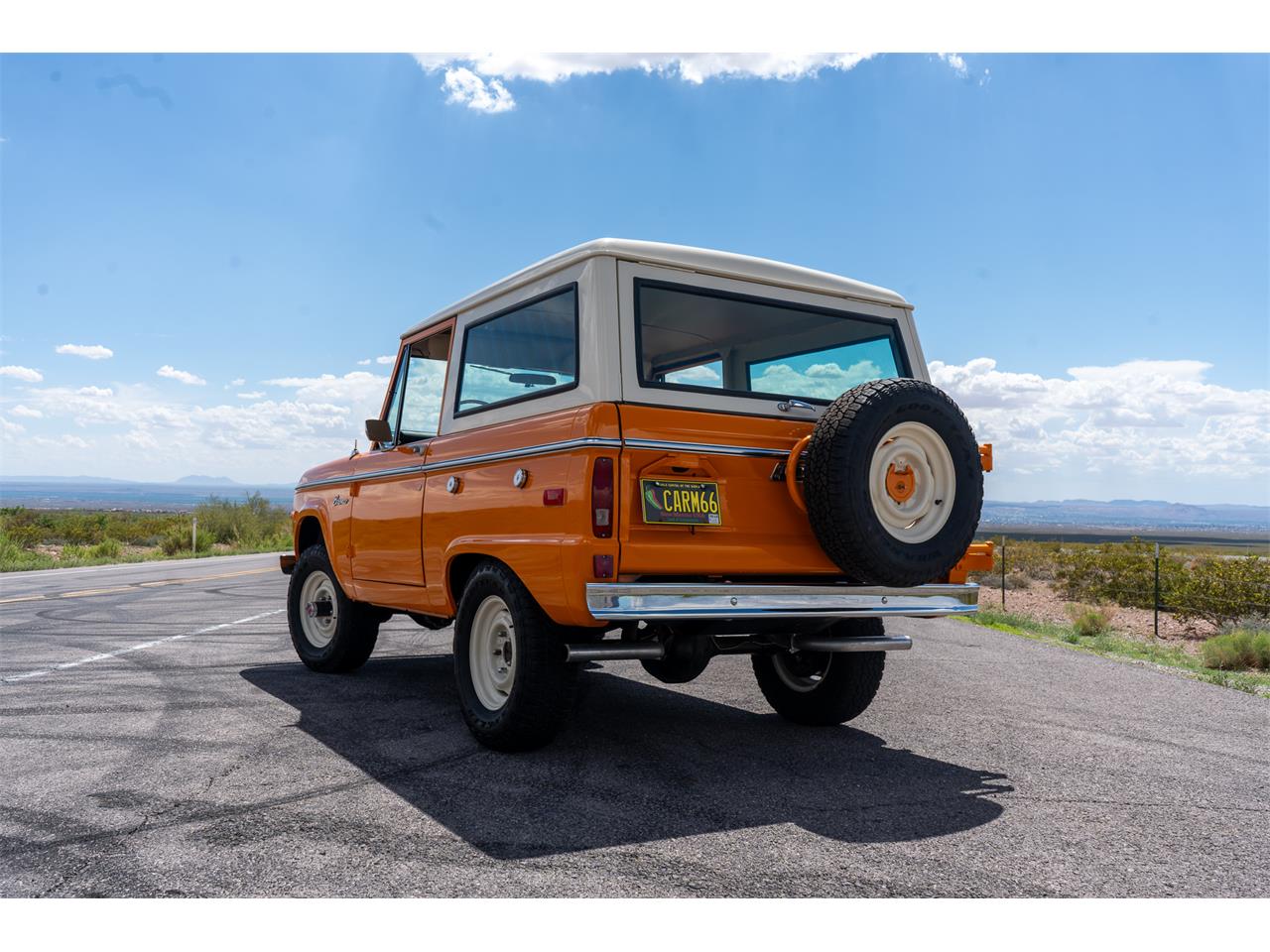 Ford-Bronco-1974-Bold-orange-White-22
