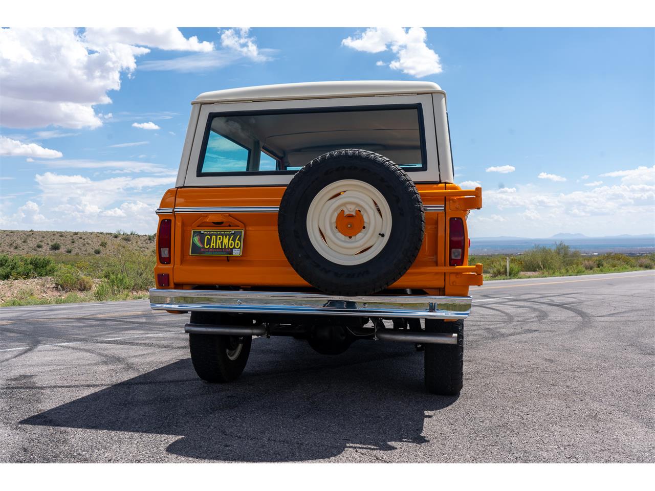 Ford-Bronco-1974-Bold-orange-White-23