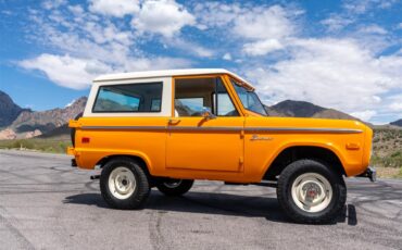 Ford-Bronco-1974-Bold-orange-White-32